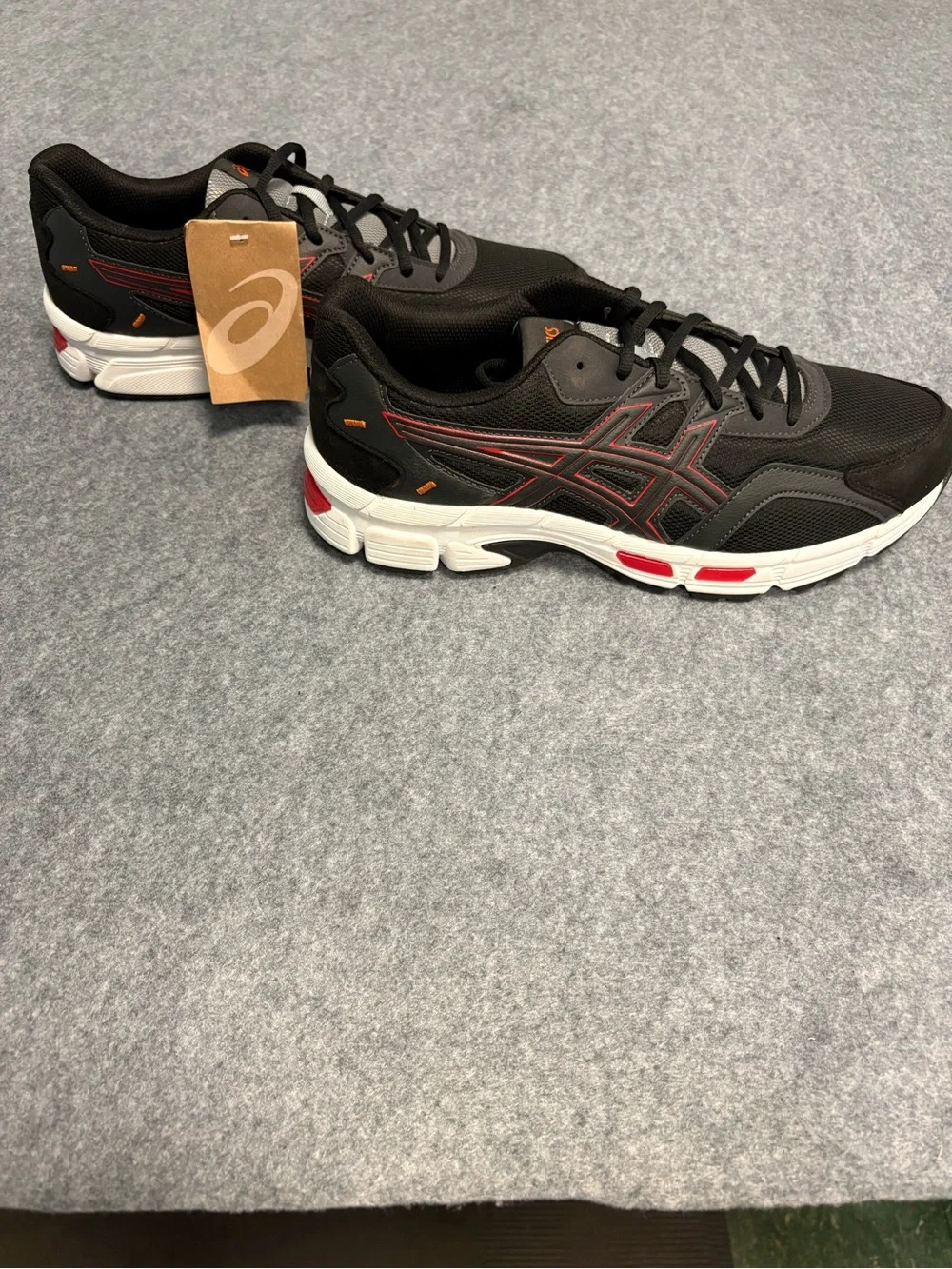 Asics Men’s Gel Jog Mens Sz 9.5 Black Athletic Shoes with Red Accents